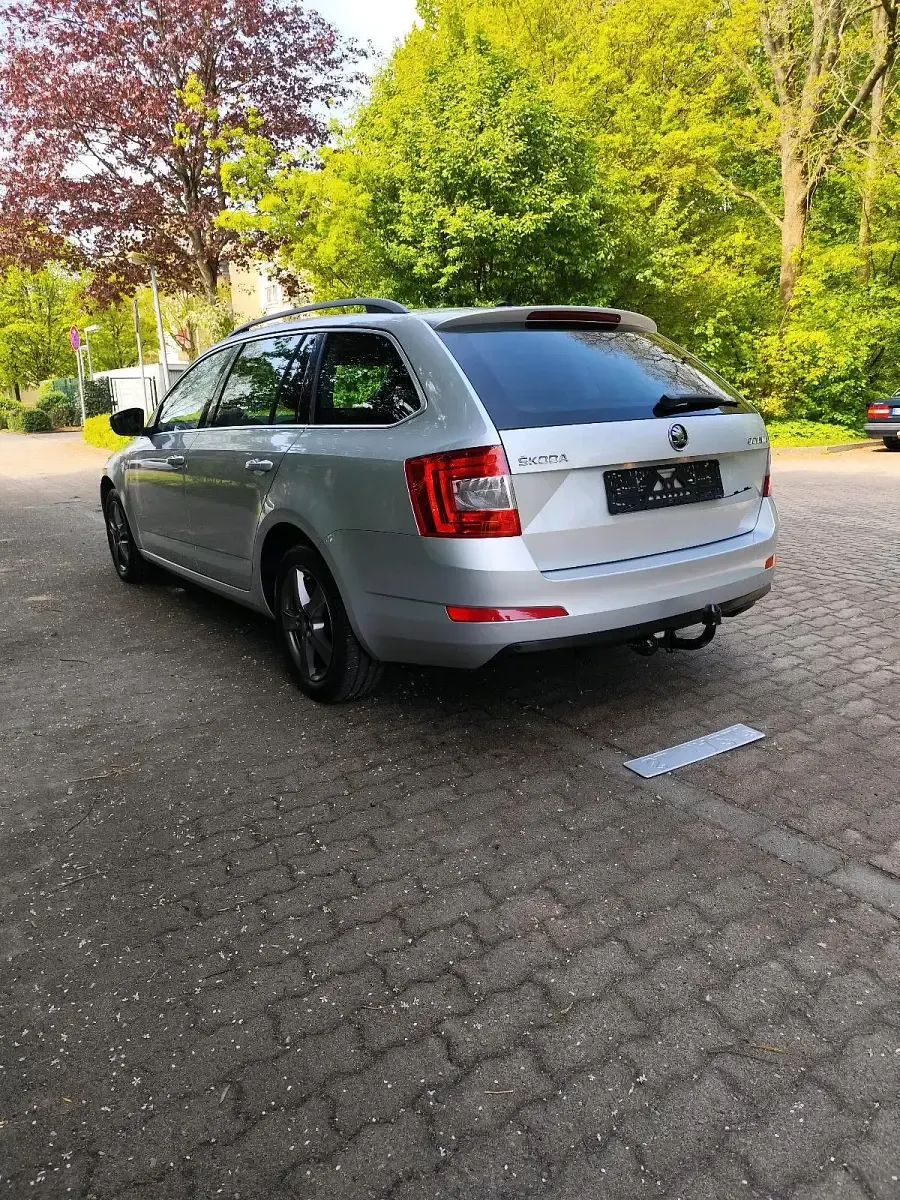 Gebraucht Skoda Octavia 150 PS (110 kW) 2015 Silber Kombi