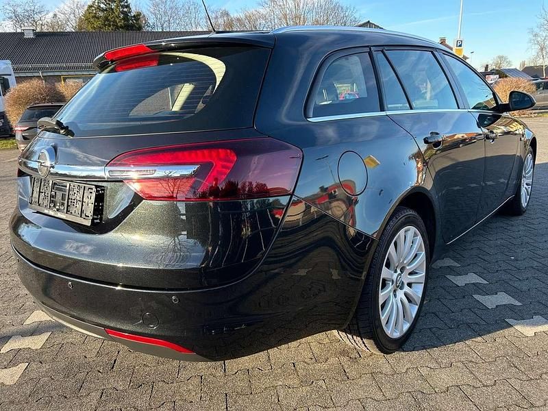Gebraucht Opel Insignia 140 PS (102 kW) 2016 Schwarz Kombi