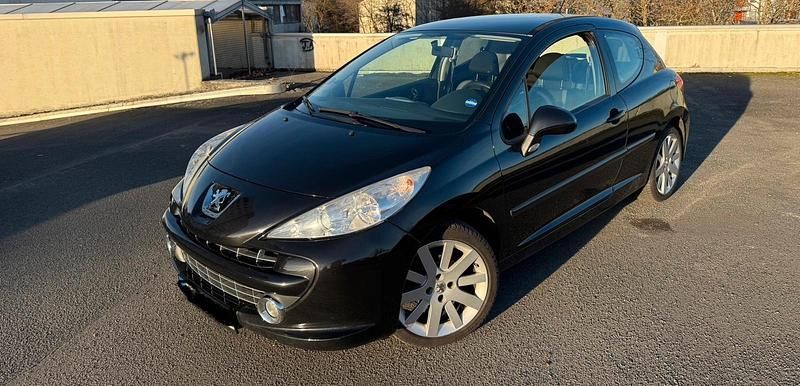 Gebraucht Peugeot 207 68 PS (50 kW) 2008 Schwarz Kleinwagen