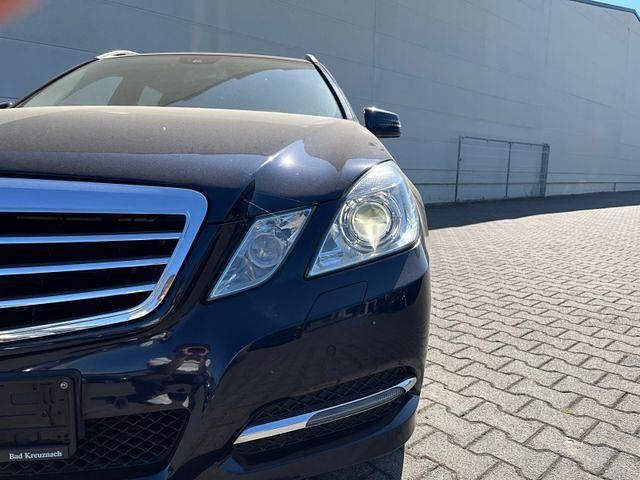 Gebraucht Mercedes E250 204 PS (150 kW) 2013 Cavansitblau  metalliclack Kombi