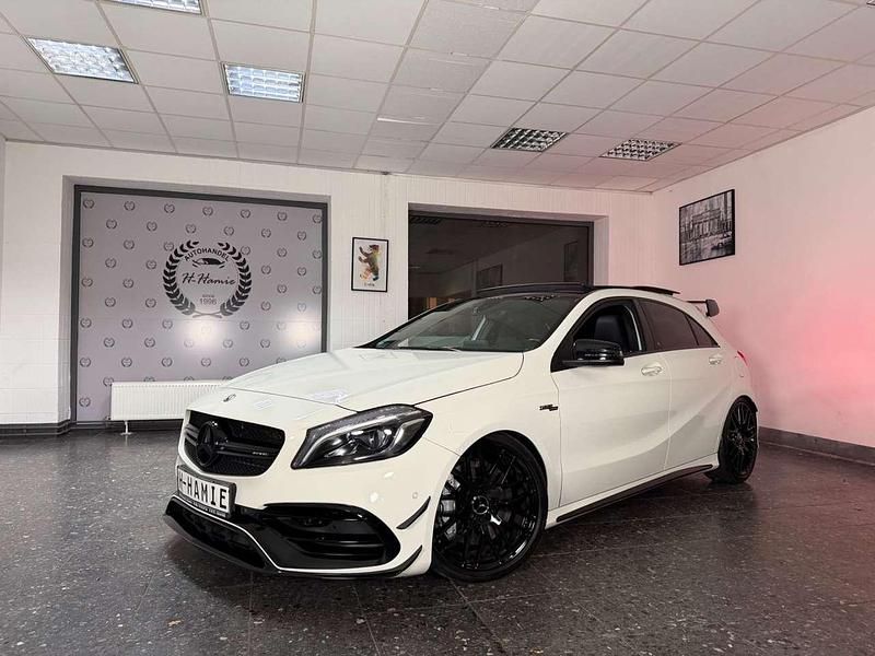 Calcitweiss/zirrusweiss Gebraucht 2016 Mercedes A45 AMG AMG Kleinwagen | 29.990 € (Fairer Preis) - Bild 1/4