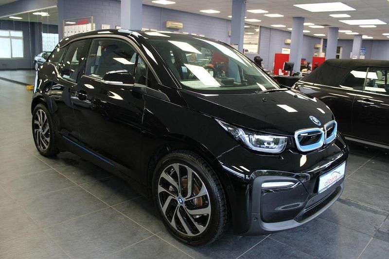 Schwarz Gebraucht 2022 BMW i3 Kleinwagen | 19.980 € (Fairer Preis) - Bild 1/4