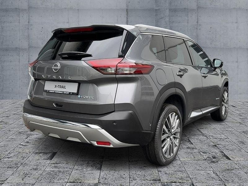 Neu Nissan X-Trail Tekna 158 PS (116 kW) 2026 Grau SUV