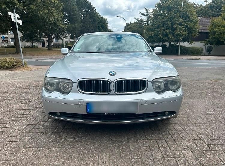 Gebraucht BMW 735 272 PS (200 kW) 2002 Silber Limousine