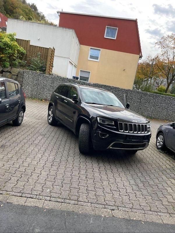 Gebraucht Jeep Grand Cherokee Overland 250 PS (183 kW) 2016 Schwarz SUV