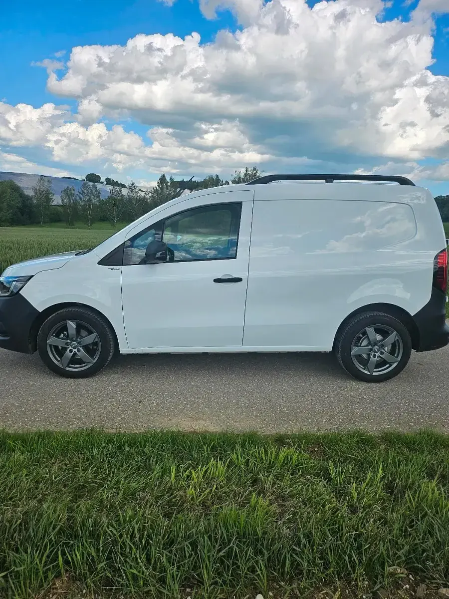 Gebraucht Renault Kangoo 95 PS (69 kW) 2022 Weiß Van / Kleinbus