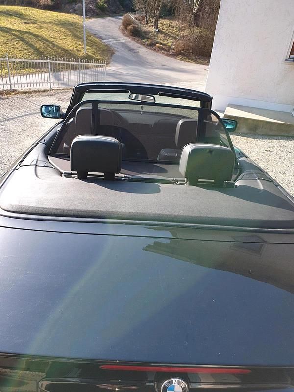 Gebraucht BMW 318 Cabriolet 142 PS (104 kW) 2003 Schwarz Cabrio