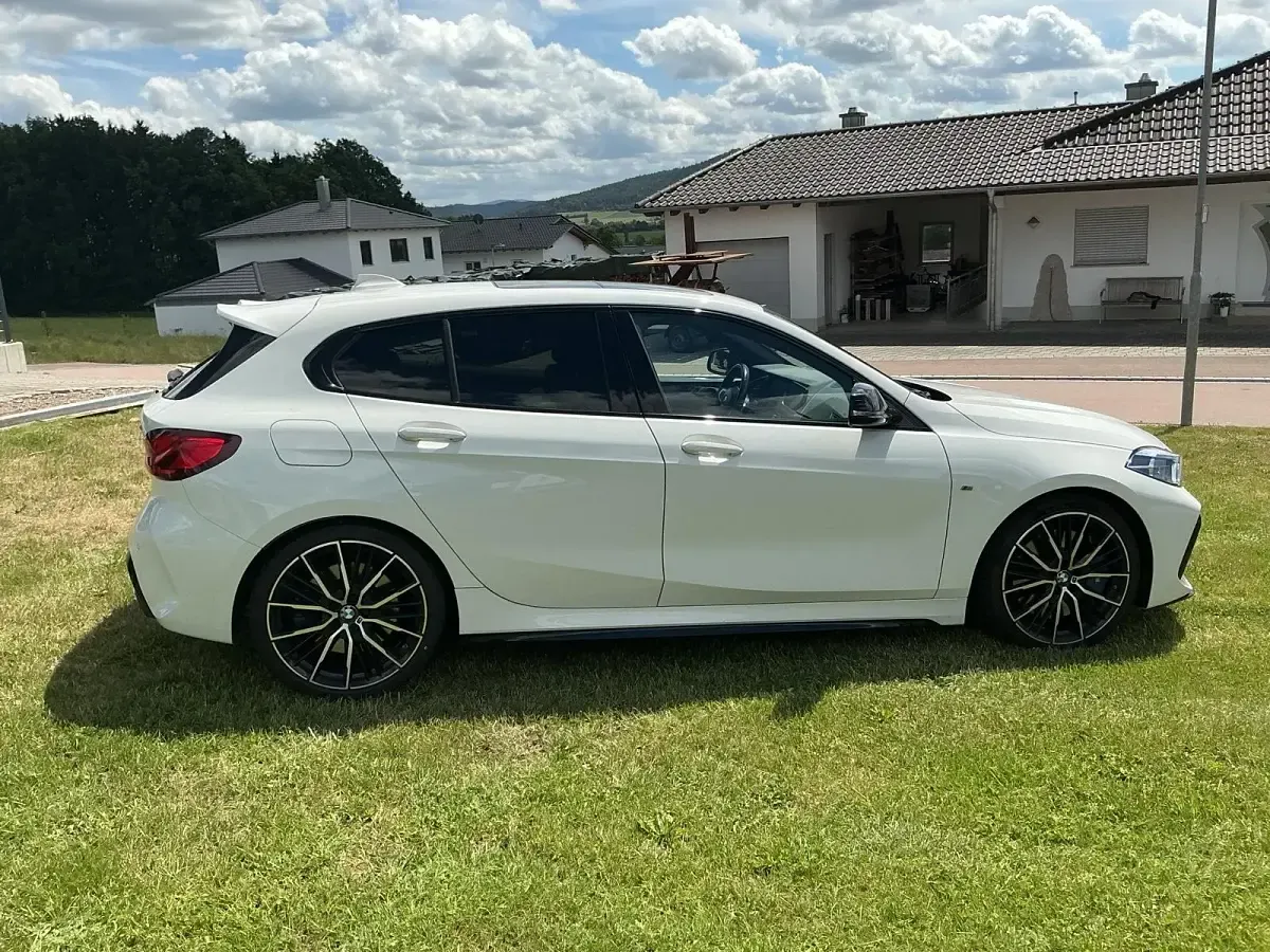 Gebraucht BMW M135 306 PS (225 kW) 2022 Weiß Kleinwagen