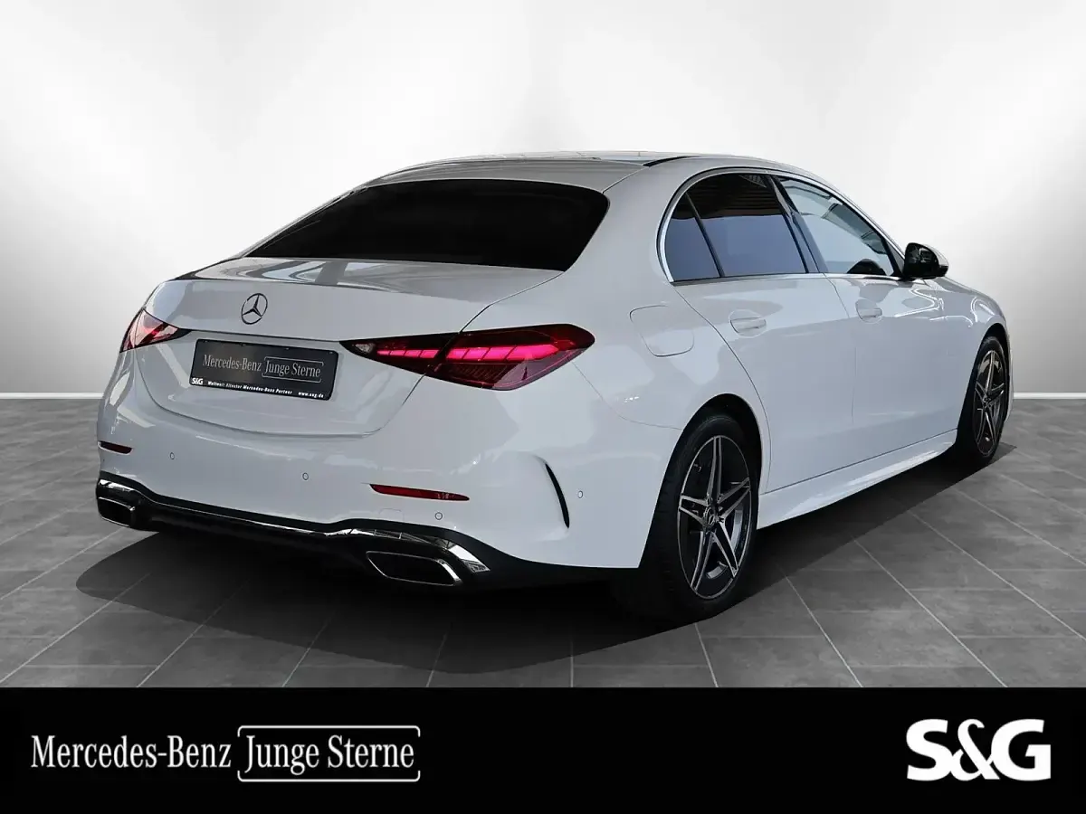 Gebraucht Mercedes C180 AMG 170 PS (125 kW) 2025 Unilack polarweiß Limousine