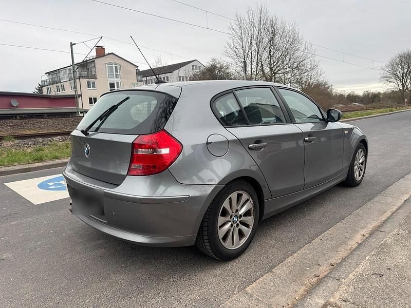 Gebraucht BMW 118 143 PS (105 kW) 2010 Grau Kleinwagen