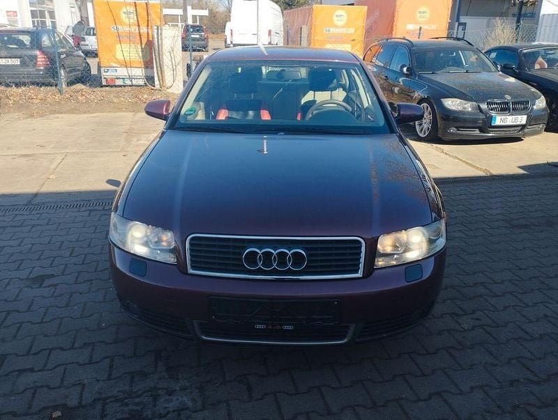 Gebraucht Audi A4 131 PS (96 kW) 2002 Rot Limousine