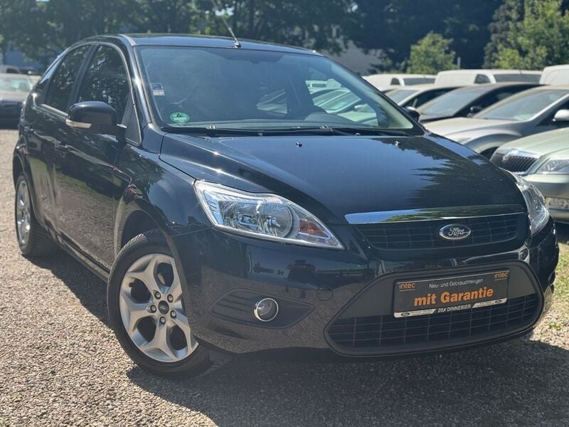 Schwarz Gebraucht 2010 Ford Focus Limousine | 5.490 € (Fairer Preis) - Bild 1/4