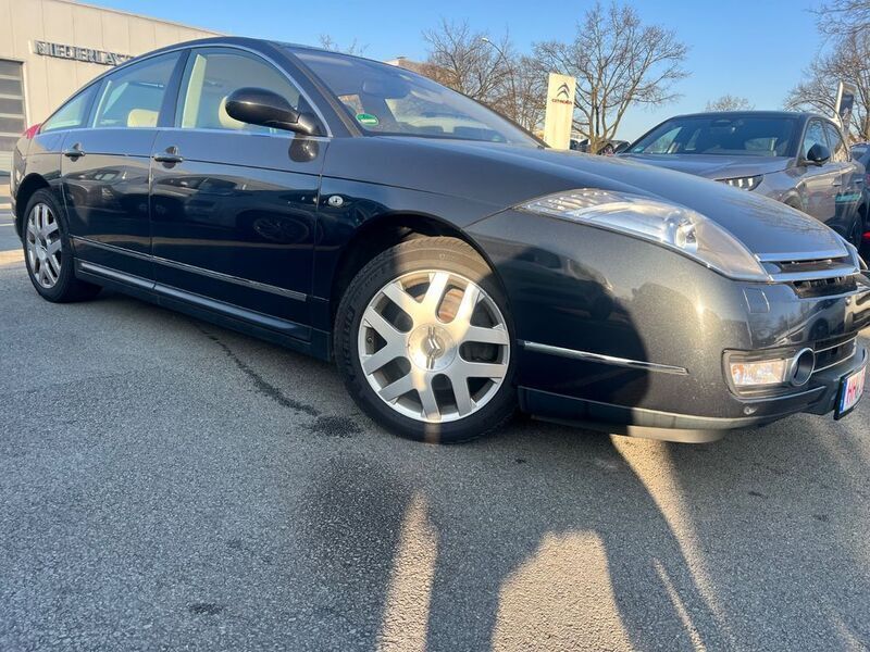 Grau Gebraucht 2006 Citroën C6 Exclusive Limousine | 8.700 € (Etwas zu teuer) - Bild 1/4