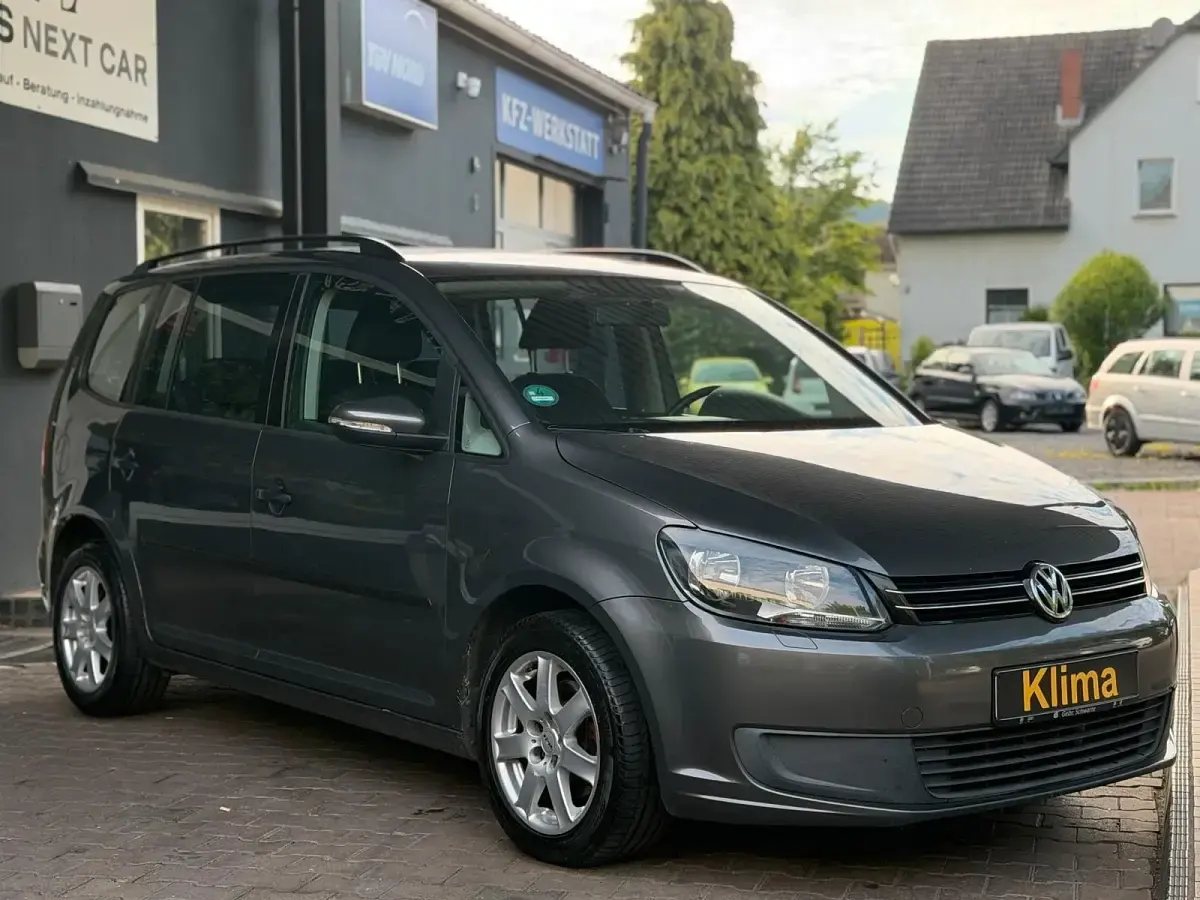 Gebraucht VW Touran 105 PS (77 kW) 2010 Grau Van / Kleinbus