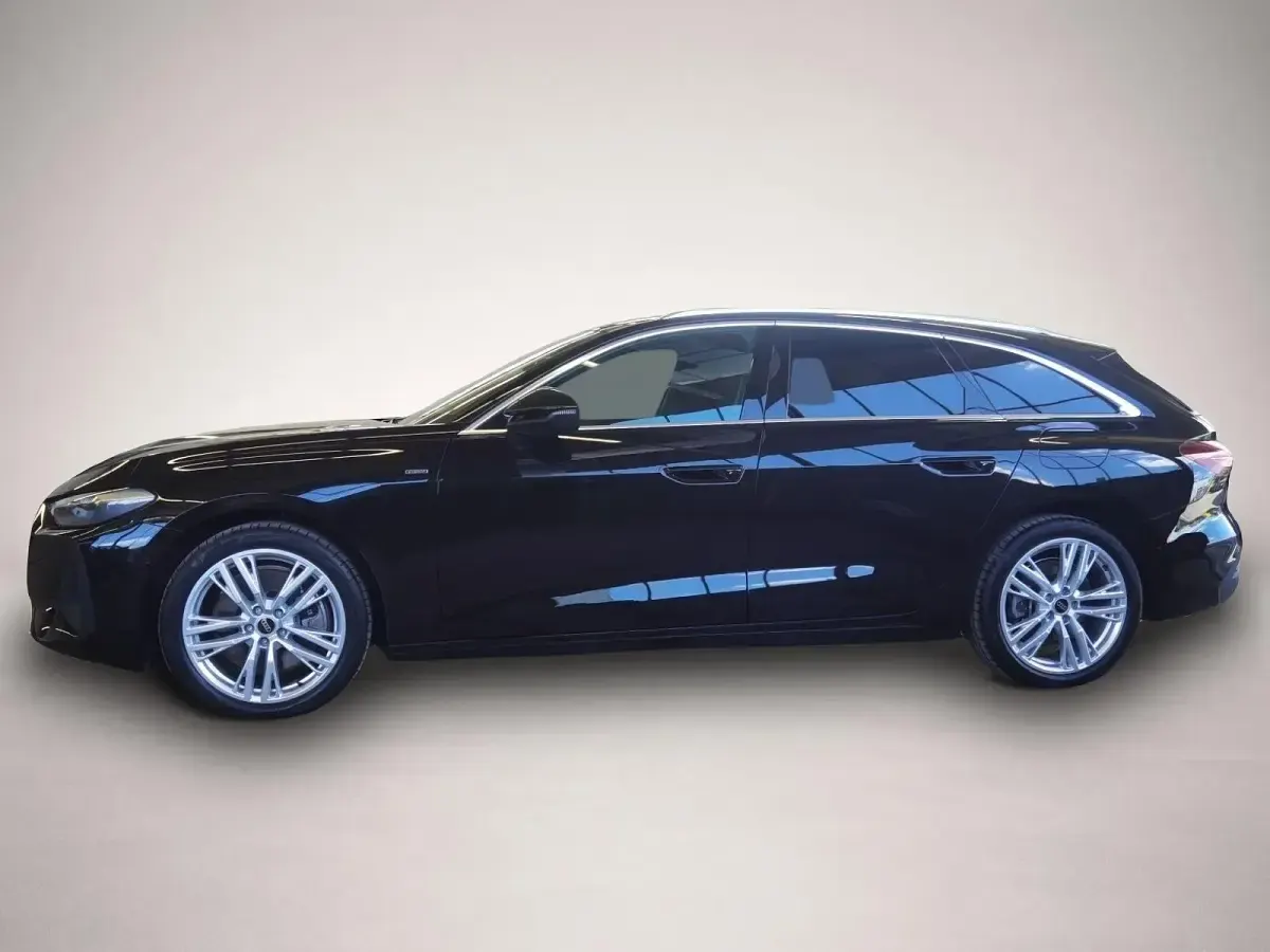 Gebraucht Audi A5 Business 299 PS (219 kW) 2025 Manufacturer Kombi