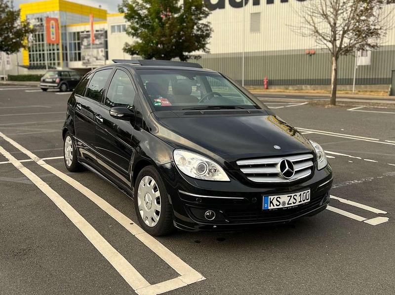 Schwarz Gebraucht 2008 Mercedes B200 Edition Van / Kleinbus | 5.850 € (Etwas zu teuer) - Bild 1/4