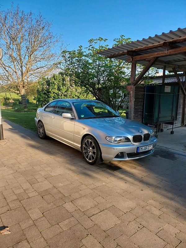 Grau Gebraucht 2005 BMW 318 Coupé | 4.000 € (Fairer Preis) - Bild 1/4