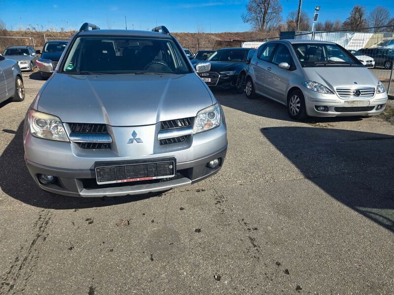 Silber Gebraucht 2007 Mitsubishi Outlander Invite SUV | 2.549 € (Fairer Preis) - Bild 1/4