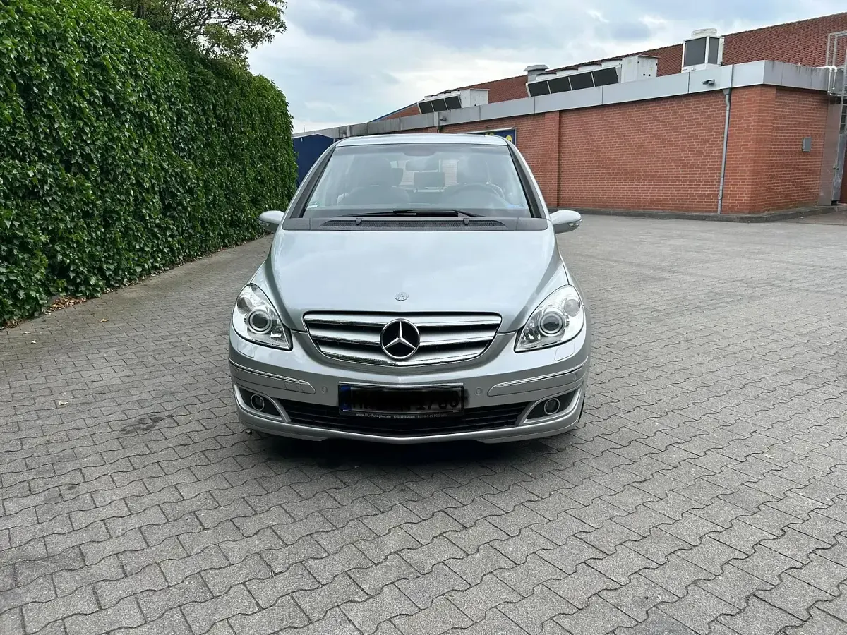 Gebraucht Mercedes B180 109 PS (80 kW) 2005 Grau Van / Kleinbus