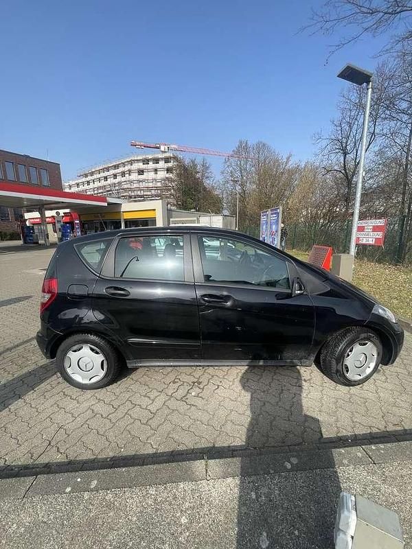 Gebraucht Mercedes A180 109 PS (80 kW) 2011 Limousine