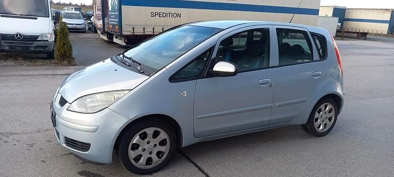 Gebraucht Mitsubishi Colt 95 PS (69 kW) 2006 Blau Kleinwagen
