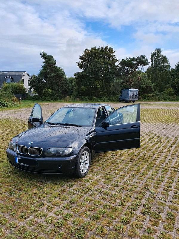 Blau Gebraucht 2004 BMW 316 Exclusive Limousine | 3.000 € (Etwas zu teuer) - Bild 1/4