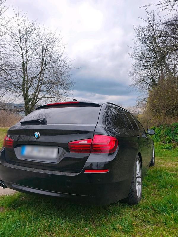 Gebraucht BMW 520 190 PS (139 kW) 2017 Schwarz Kombi
