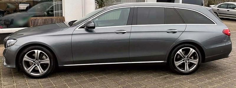 Gebraucht Mercedes E200 Avantgarde 184 PS (135 kW) 2017 Grau Kombi