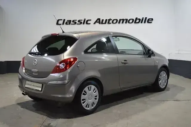 Gebraucht Opel Corsa Elegance 87 PS (63 kW) 2012 Other Kleinwagen