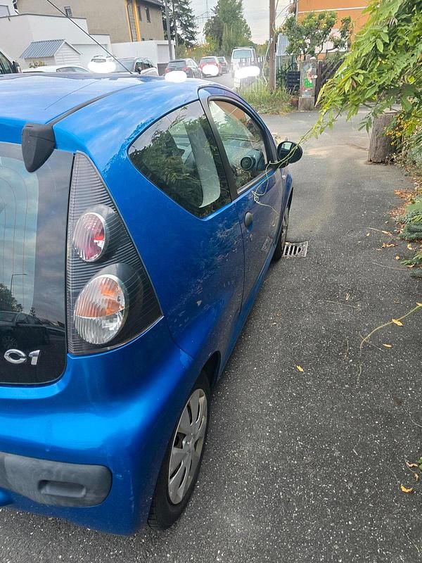 Blau Gebraucht 2009 Citroën C1 Kleinwagen | 1.300 € (Guter Preis) - Bild 1/4