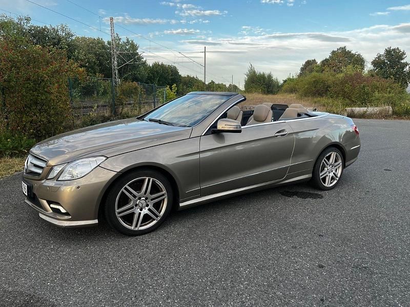 Gold Gebraucht 2010 Mercedes E350 Elegance Cabrio | 10.499 € (Fairer Preis) - Bild 1/4