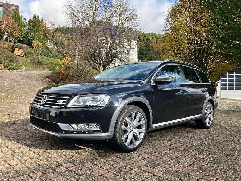 Schwarz Gebraucht 2013 VW Passat Alltrack Kombi | 15.200 € (Etwas zu teuer) - Bild 1/4