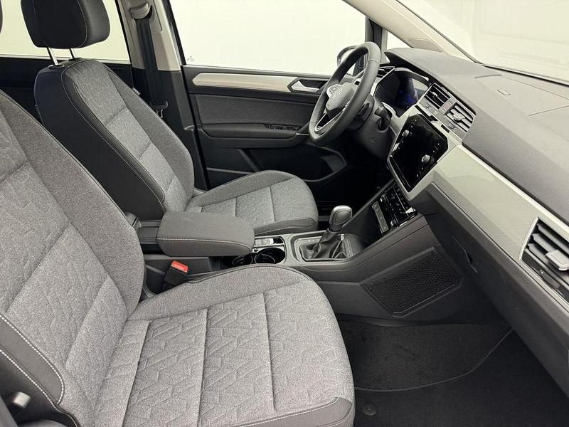 Gebraucht VW Touran Move 150 PS (110 kW) 2025 Grau Van / Kleinbus