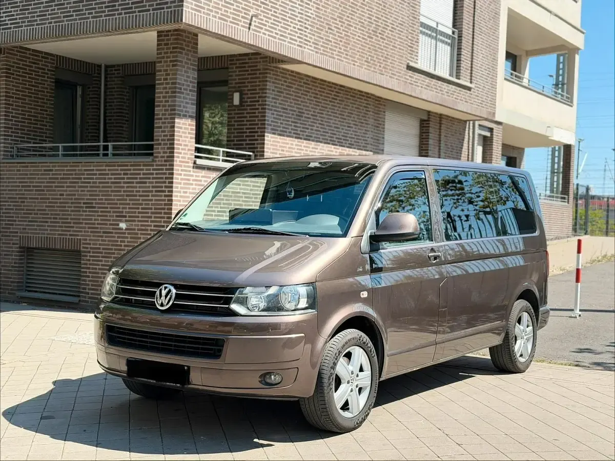 Gebraucht VW T5 140 PS (102 kW) 2010 Braun Van