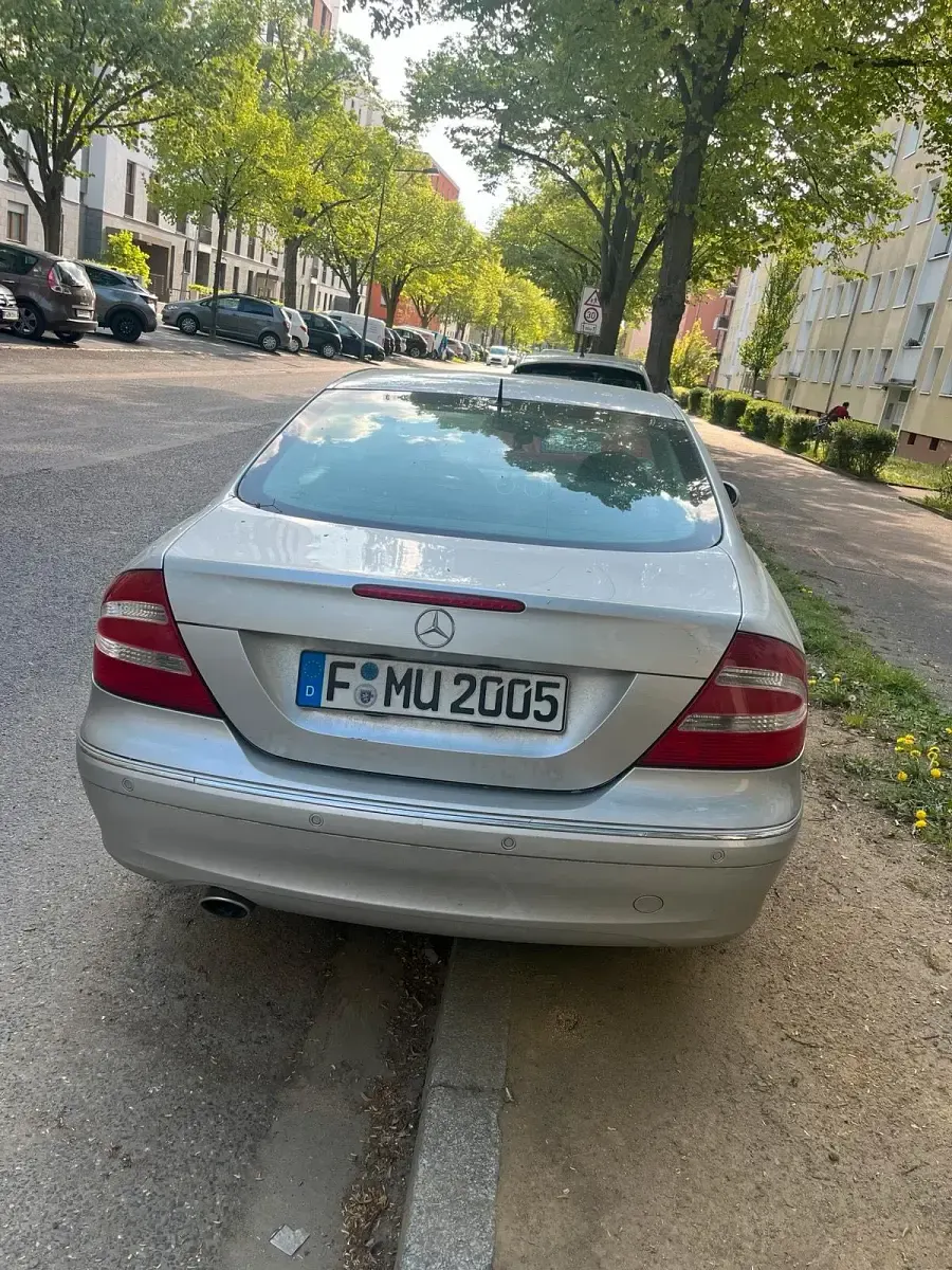 Gebraucht Mercedes CLK240 170 PS (125 kW) 2002 Silber Coupé