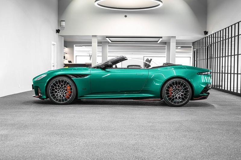 Gebraucht Aston Martin DBS 770 PS (566 kW) 2023 Grün Cabrio