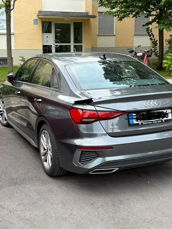 Gebraucht Audi A3 150 PS (110 kW) 2023 Grau Limousine