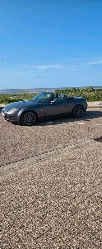 Grau Gebraucht 2007 Mazda MX5 Cabrio | 8.150 € (Fairer Preis) - Bild 1/4