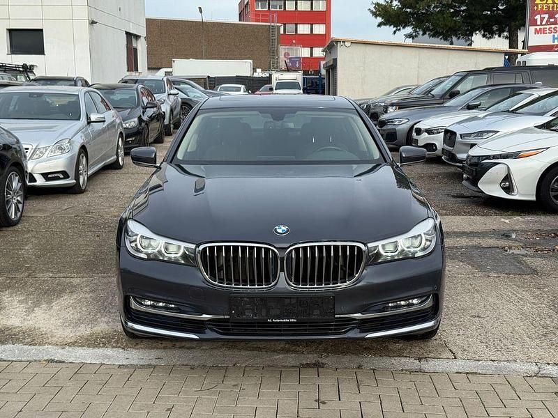 Gebraucht BMW 740 326 PS (239 kW) 2017 Grau Limousine