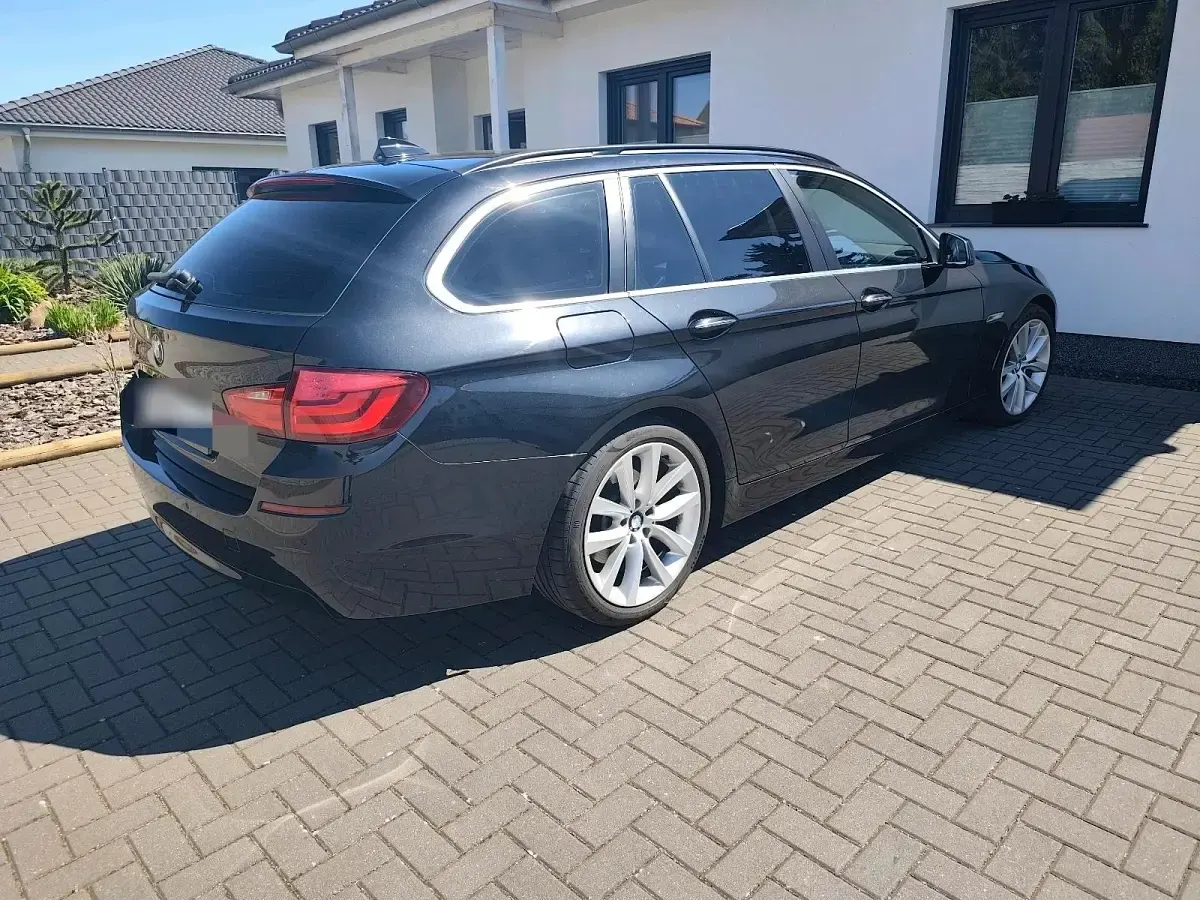Second-hand BMW 520 184 CP (135 kW) 2012 Negru Break