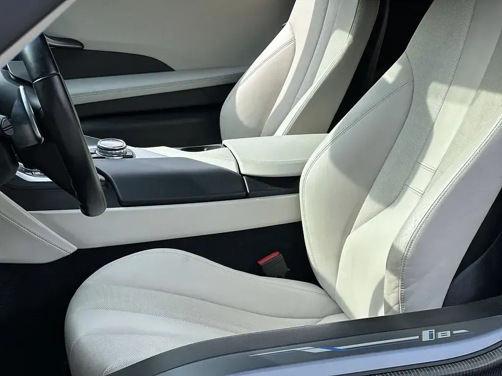 Gebraucht BMW i8 Pure Impulse 362 PS (266 kW) 2014 Grau Coupé