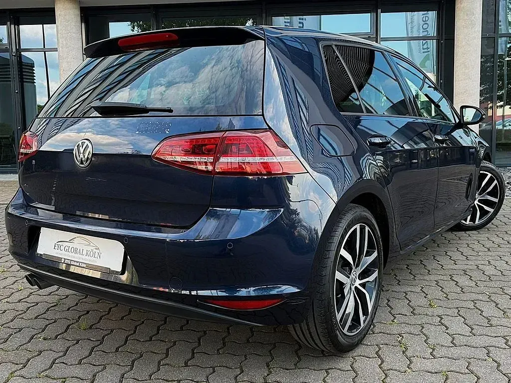 Gebraucht VW Golf VII Highline 150 PS (110 kW) 2016 Night blue Limousine