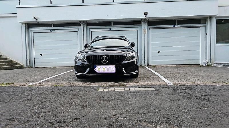 Schwarz Gebraucht 2018 Mercedes C250 Kombi | 15.000 € (Fairer Preis) - Bild 1/4