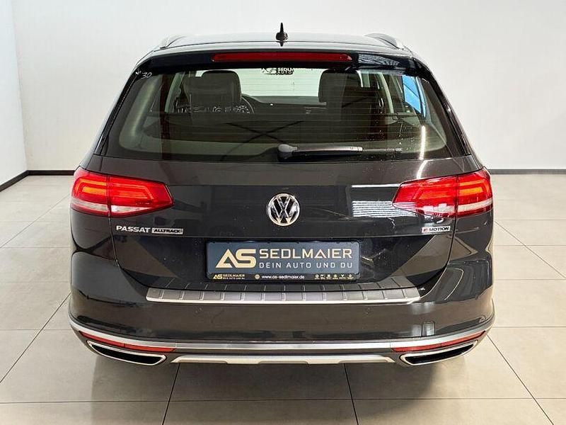 Gebraucht VW Passat 190 PS (139 kW) 2018 Uranograu Kombi