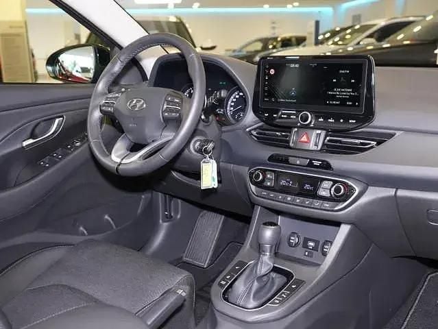 Gebraucht Hyundai i30 Trend 160 PS (117 kW) 2024 Abyss black Kombi