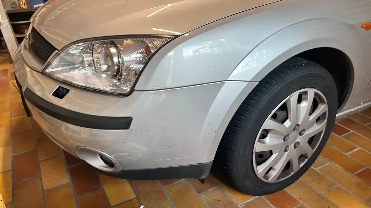 Gebraucht Ford Mondeo Ghia 170 PS (125 kW) 2001 Silber Kombi