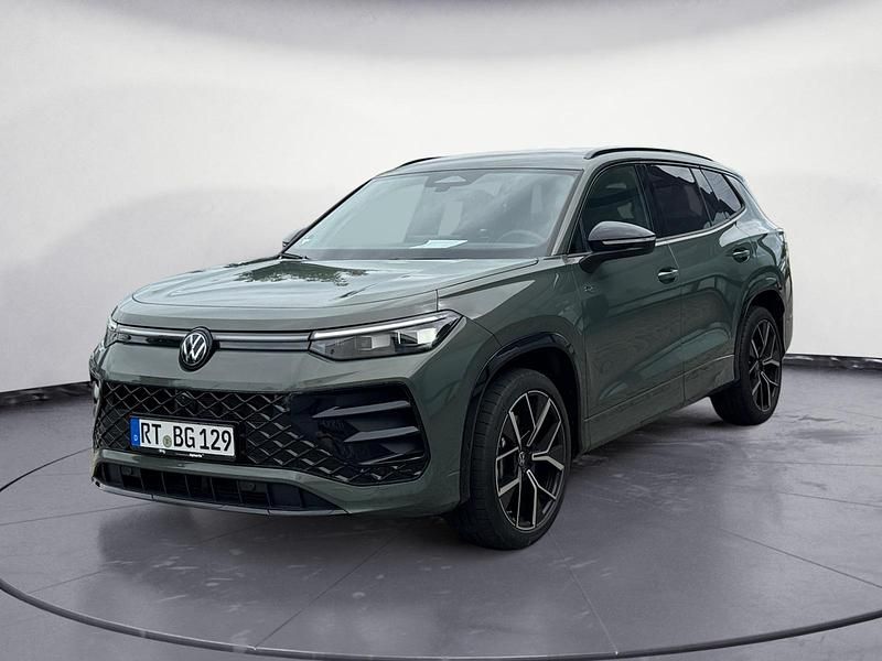 Grün Gebraucht 2025 VW Tayron R-line SUV | 56.900 € (Fairer Preis) - Bild 1/4