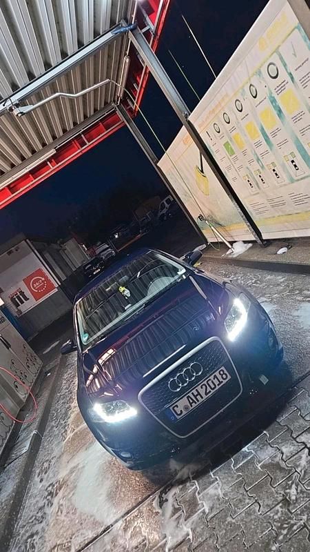 Blau Gebraucht 2001 Audi A4 S-Line Limousine | 2.100 € (Fairer Preis) - Bild 1/4