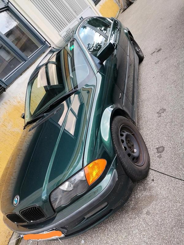 Grün Gebraucht 1998 BMW 323 Limousine | 1.500 € (Superpreis) - Bild 1/4