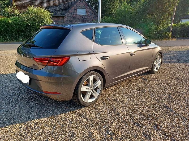 Usata Seat Leon FR 125 CV (91 kW) 2017 Grigio Utilitaria